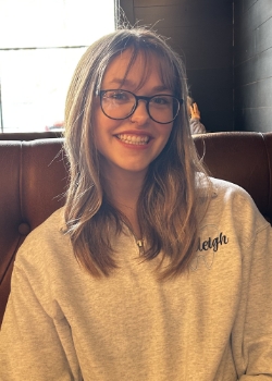 Dental Assistant, Charleigh 
