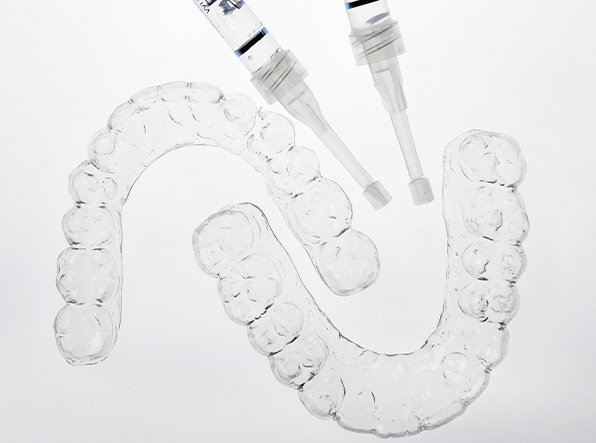 Teeth whitening tray kit